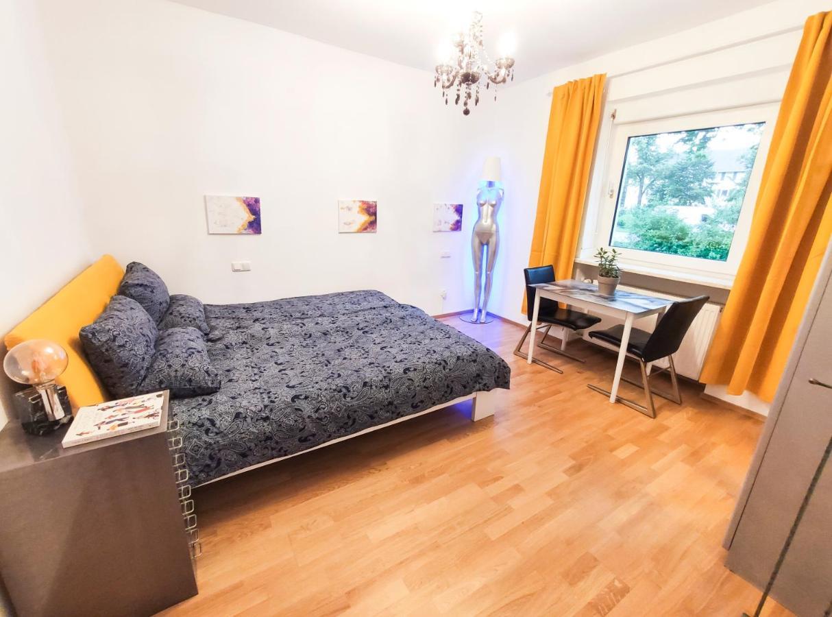Modernes Zimmer Am Park Mit Garten, Huehner & Enten München Exteriör bild